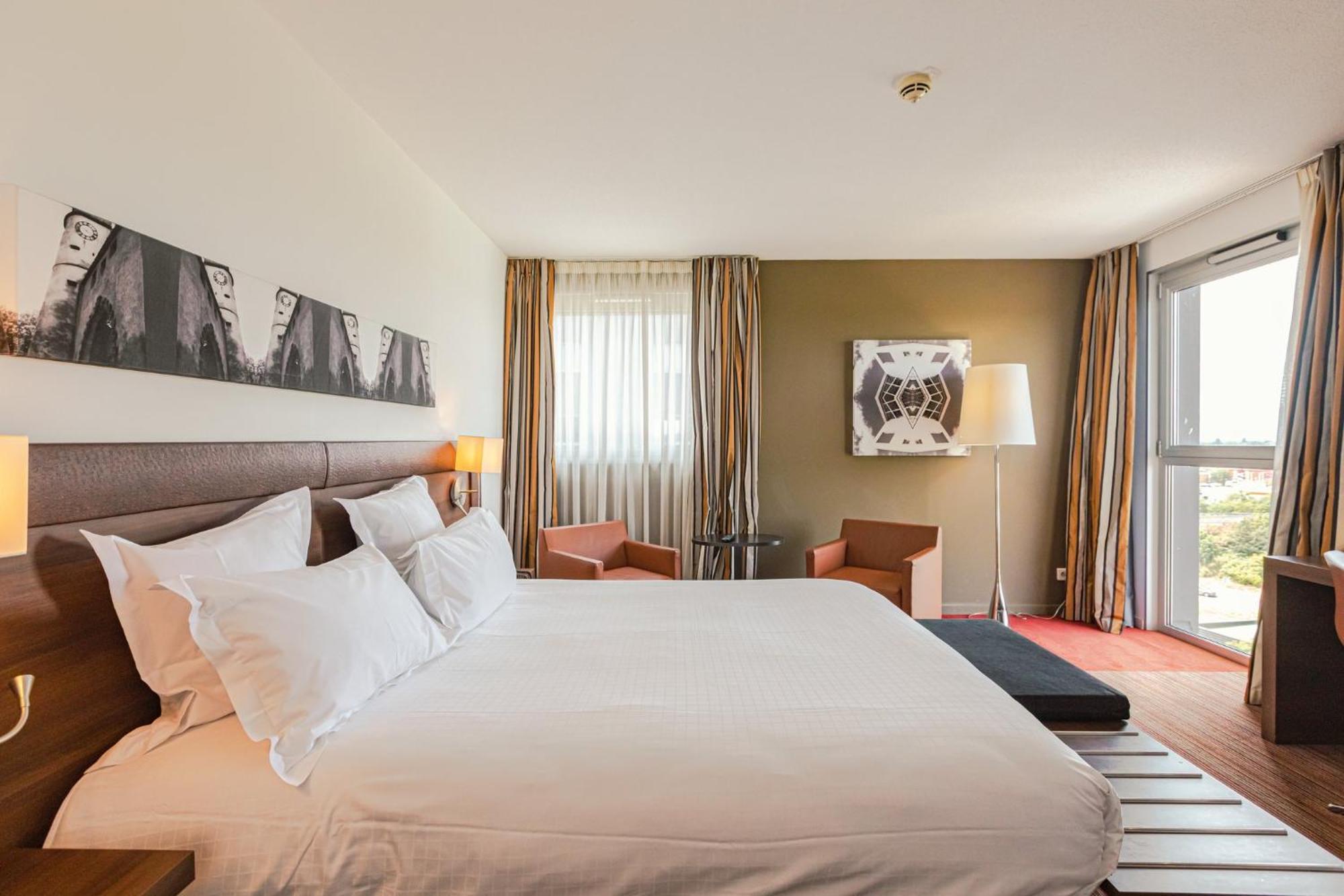 Holiday Inn Mulhouse By Ihg Экстерьер фото